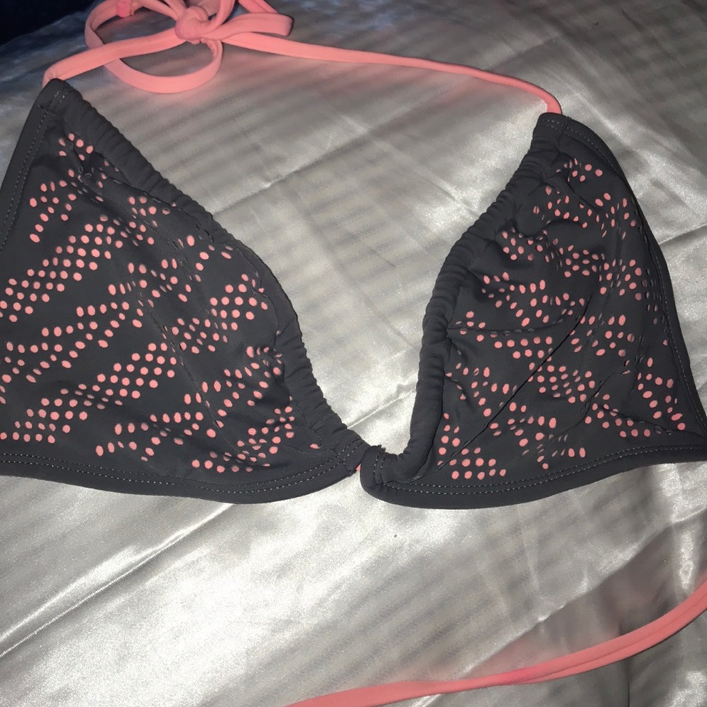BATHING SUIT TOP